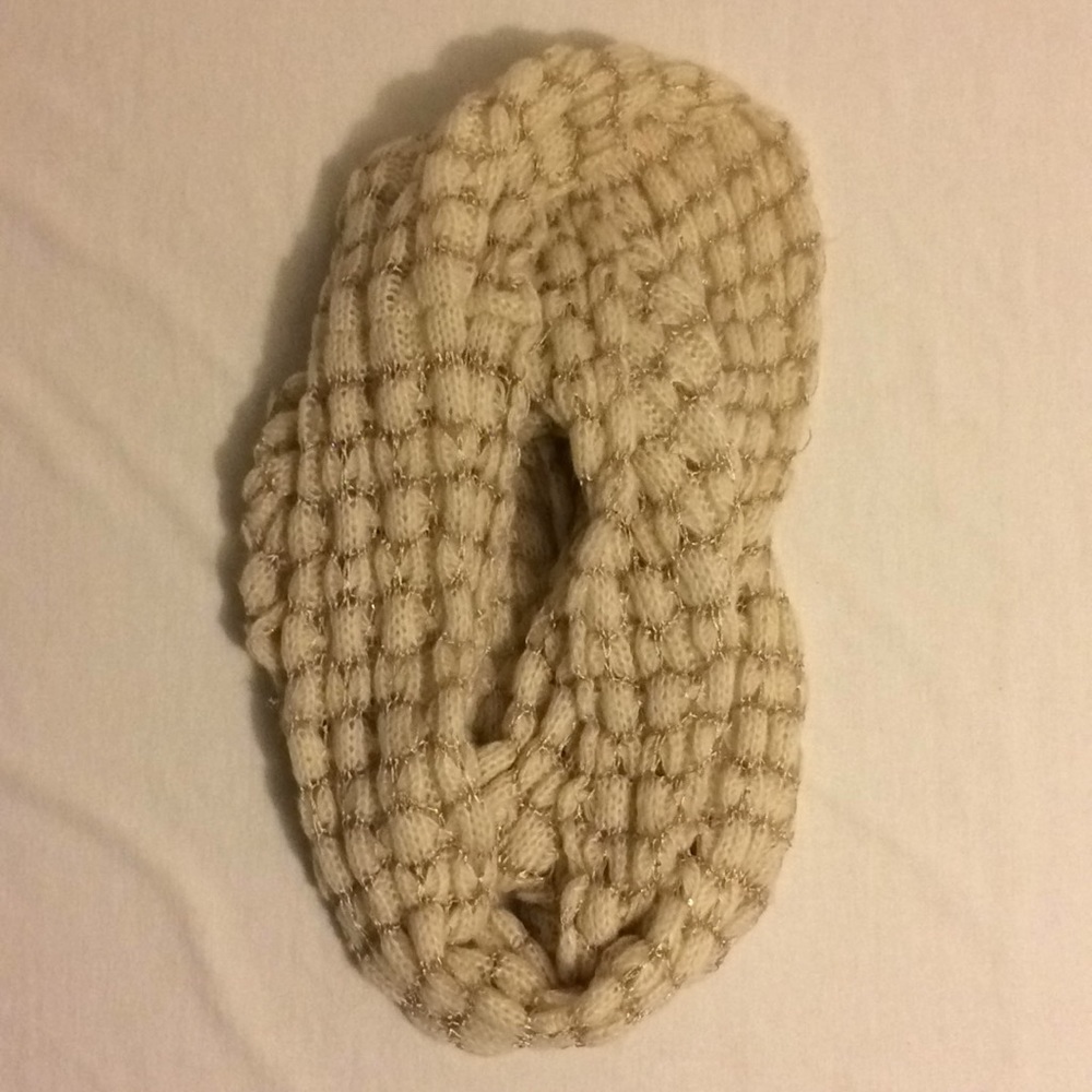 Mark. Scarf